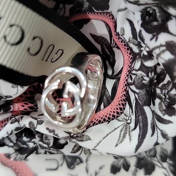 Authentic new Gucci GG silver ring size 7.5 - Picture 2 of 4